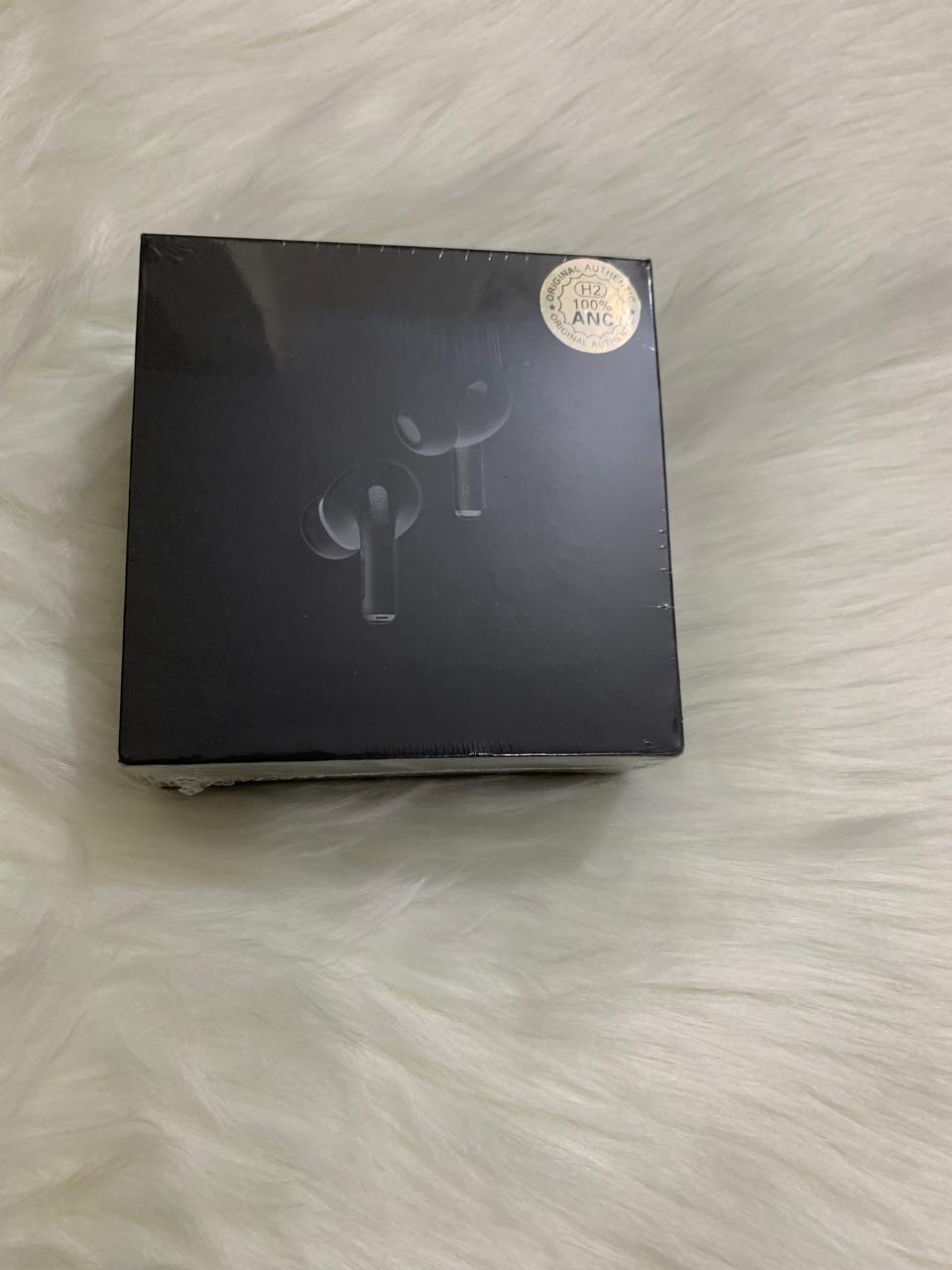 AirPods